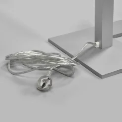 Kontor LED-gulvlampen Nora med bevægelsessensor