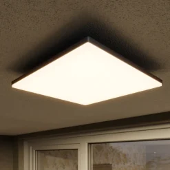 Kvadratisk LED-loftslampe Henni udendørs