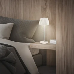 LED-bordlampe Loca, antik hvid, højde 36 cm, metal/plast