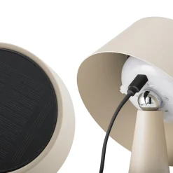 LED-bordlampe Solino, beige, solcelle/USB, 26 cm, IP44