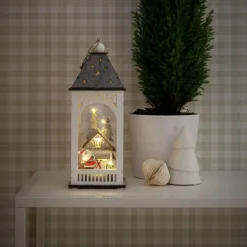 LED-dekorationslygte med hus og julemand