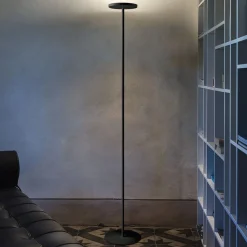 LED-gulvlampe Joshua i sort