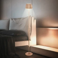 LED-gulvlampe Loca, brun, højde 123 cm, plast/metal