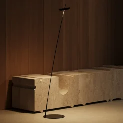 LED-gulvlampe Mahina, sort, højde 130 cm, metal, CCT