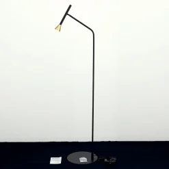 LED-gulvlampe Odeon, højde 147 cm, metal