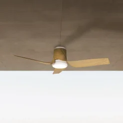 LED-loftventilator Ushuaia træ DC støjsvag Ø 134 cm CCT