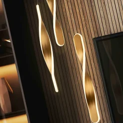 LED-pendel Twist, 3-l. Aluminium, metal, akryl, guldfarvet