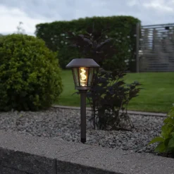 LED-sokkellampe solcelle Fergus i lygteform