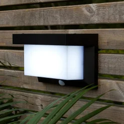 LED-solcellelampe Valla med bevægelsessensor