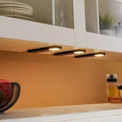 Lindby Amaryll LED-underskabsbelysning, sæt med 3, sort