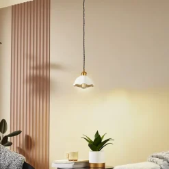 Lindby Annegret hængelampe, Ø 18 cm, keramik, hvid/messing