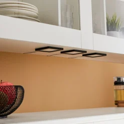 Lindby Antony LED-underskabsbelysning, sæt med 3, sort