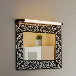 Lindby Eleri LED-spejllampe, sort