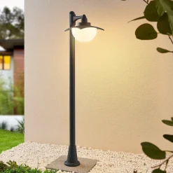 Lindby Elinda vejlampe, 1 lyskilde