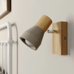 Lindby Filiz spotlight, 12 cm høj, træ, beton, E14