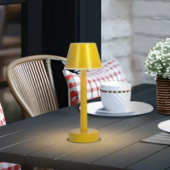 Lindby genopladelig LED-lampe Gaja, gul, USB, IP44, RGBW, dæmpbar