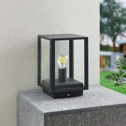 Lindby Giavanna sokkellampe, 29 cm, antracit, IP44, E27