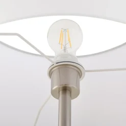 Lindby Gulvlampe Aovan, nikkelfarvet, hylde, USB-port