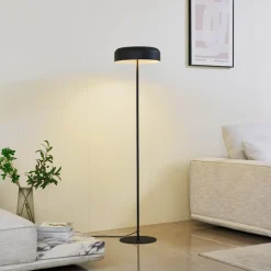 Lindby gulvlampe Edion, sort, metal