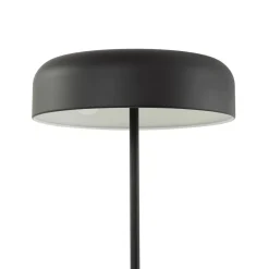 Lindby gulvlampe Edion, sort, metal