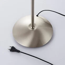 Lindby gulvlampe Gwendolin, 160 cm, nikkelfarvet, 2 lyskilder.