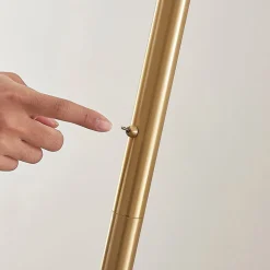 Lindby gulvlampe Ignacia, messingfarvet, glas, 180 cm, E27