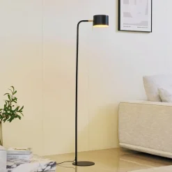 Lindby gulvlampe Kaida, sort, metal