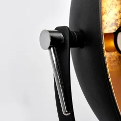 Lindby gulvlampe Mineva. sort/guld, metal, højde 180 cm