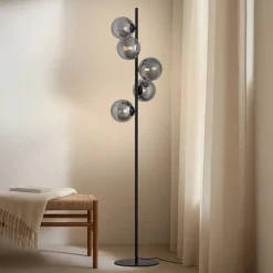 Lindby gulvlampe Orbelia, sort, 5 lyskilder, glas