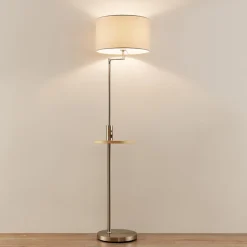 Lindby gulvlampe Zinia, nikkelfarvet, hylde, USB-tilslutning