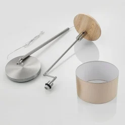 Lindby gulvlampe Zinia, nikkelfarvet, hylde, USB-tilslutning