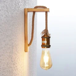 Lindby Helou væglampe i træ med synlig fatning