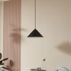 Lindby hængelampe Clarine, sort/hvid, Ø 32 cm, metal