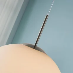 Lindby hængelampe Marike, Ø 40 cm, hvid, glas, kugle, E27