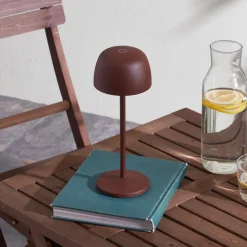 Lindby LED-bordlampe Arietty, brun, dæmpbar, IP65