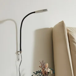 Lindby LED-læselampe Flexola, nikkel, rund, metal, stik