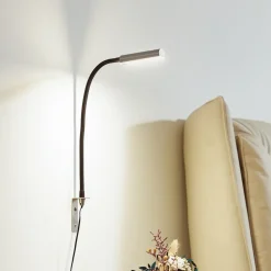 Lindby LED-læselampe Flexola, nikkel, kantet, metal, stik