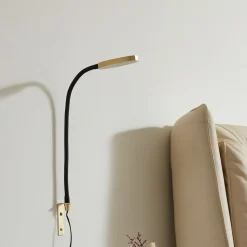 Lindby LED-læselampe Flexola, guld, rund, metal, stik