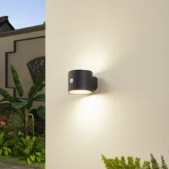 Lindby LED-solcellelampe Amren, sort, ABS, sensor