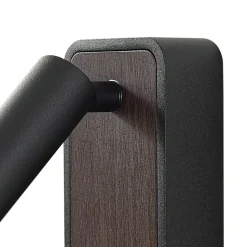 Lindby LED-væglampe Tallis, sort, USB-C, bevægelig