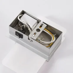 Lindby LED-væglampe Yorick, 18 cm, aluminium/hvid med afbryder