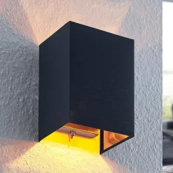 Lindby Lukani væglampe, kantet