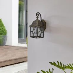 Lindby Purnima væglampe i lygte-look