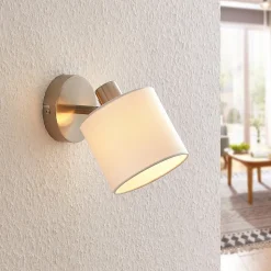 Lindby Stannis væglampe med tekstil, mat nikkel