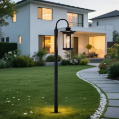 Lindby vejlampe Zayn, sort, glas, højde 109 cm, IP65