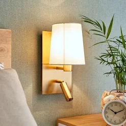 Lindby væglampe Aiden, 30 cm, antik messing, LED-læselampe