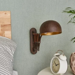 Lindby væglampe Curtis, rustfarvet, justerbar, 57 cm, E14