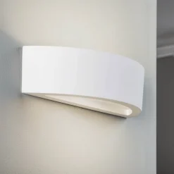 Lindby væglampe Konstantin, bredde 30 cm, hvid, gips, E14