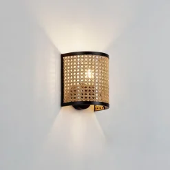 Lindby væglampe Yaelle, 20 cm høj, rattan, sort, E27