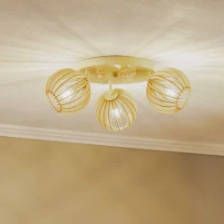 Loftlampe Paz hvid med trælameller-kugler 3 lyskilder.